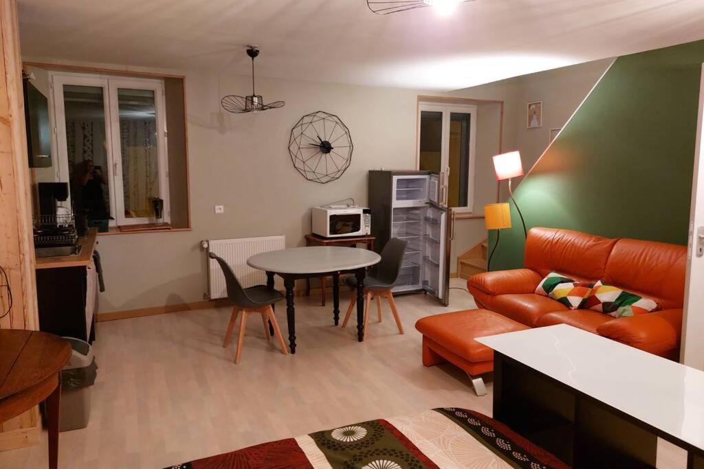 Studio Cosy De 2 A 4 Personnes Au Coeur Du Haut Doubs, Entre Les Lacs, Les Montagnes Et Les Vignobles Apartment Frasne Exterior photo